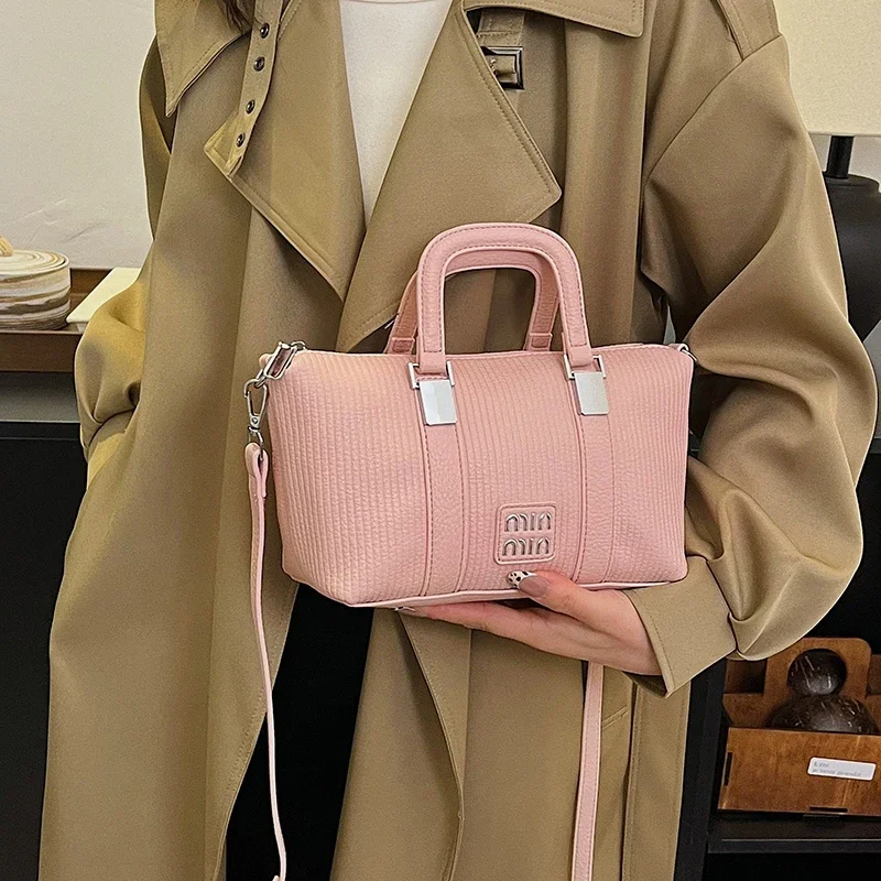 

High-End Trendy Crossbody Handbag With Unique Letter Logo Elegant Design For Women Fashion Casual And Business Leisure