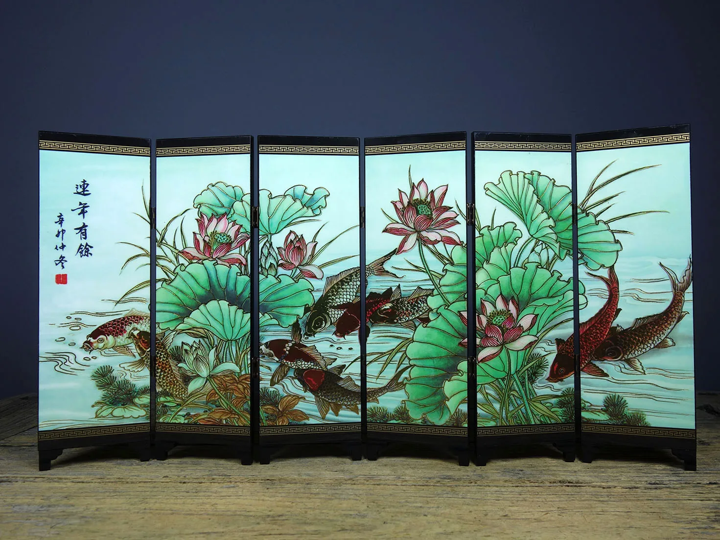 

Chinese arts and crafts lacquer six screens on the table for more than years home desktop decoration