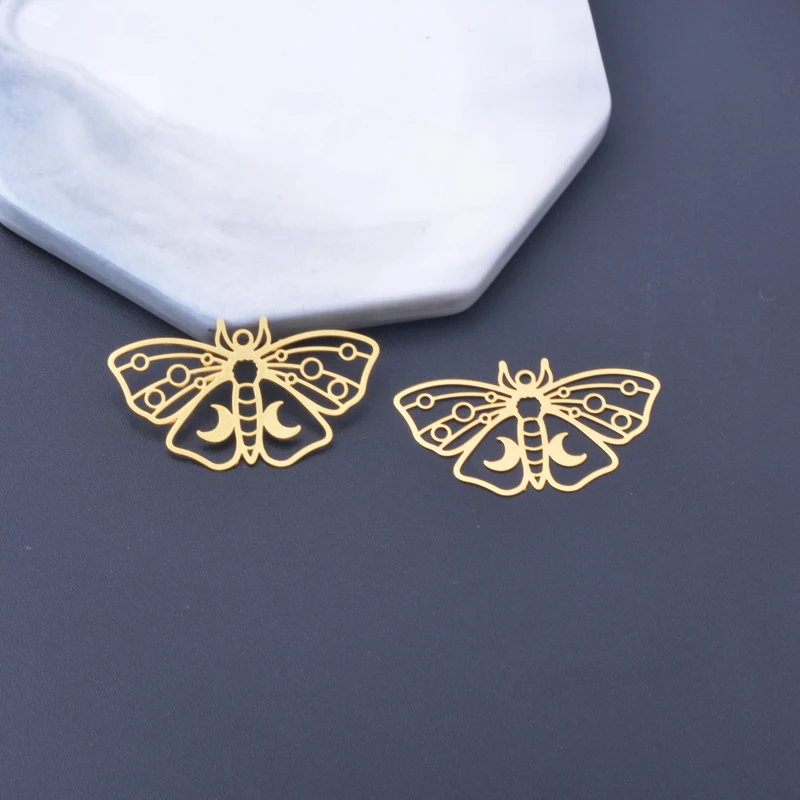 10 Stück Messing-Filigran-Anhänger mit ausgehöhlten Motiven von Motte, Schmetterling und Meerjungfrau, Edelstahl, goldfarben, für DIY-Schmuckherstellung von Ohrringen. – Detail 10