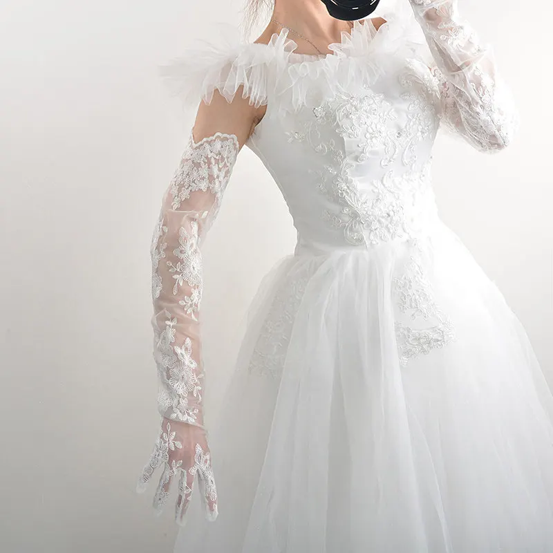 62 cm lange Spitzenhandschuhe aus Tüll-Mesh, halbtransparent, einfarbig weiß, mit Blumenmuster, modisch, für Abendveranstaltungen, Hochzeiten, Brautzeremonien, elegante Manschetten. – Detail 8