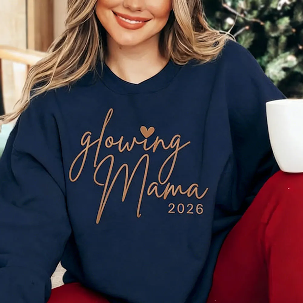 Glowing Mama 2026 スウェットシャツ ママになる人向け クルーネックセーター 妊娠発表 プルオーバー 新年 妊娠中のお母さんへのギフト