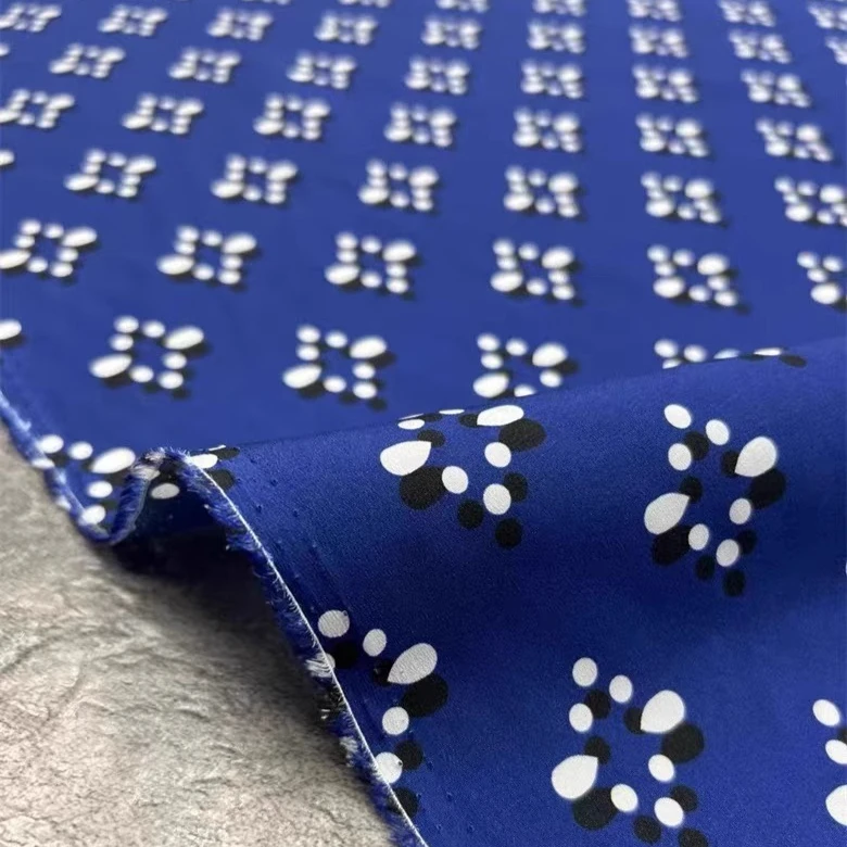 140CM Wide 18MM Silk Crepe de Chine Fabric with White Printed for Soft Comfortable Elastic Dress Shirt Pajamas Scraft R2380 view 4