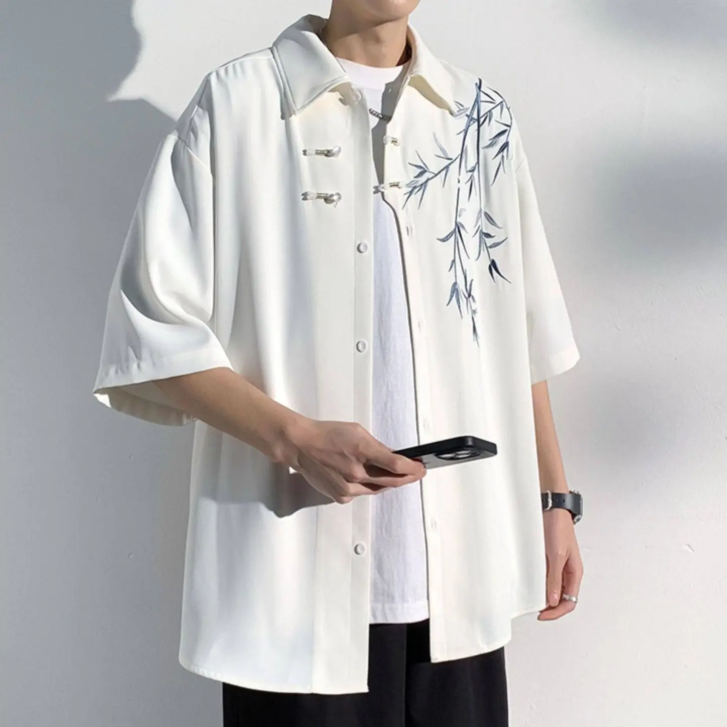 젊은 감각의 여름 얇은 순색 라운드넥 청바지 남성용 루즈핏 캐주얼 슬림핏 고탄력 중국산...