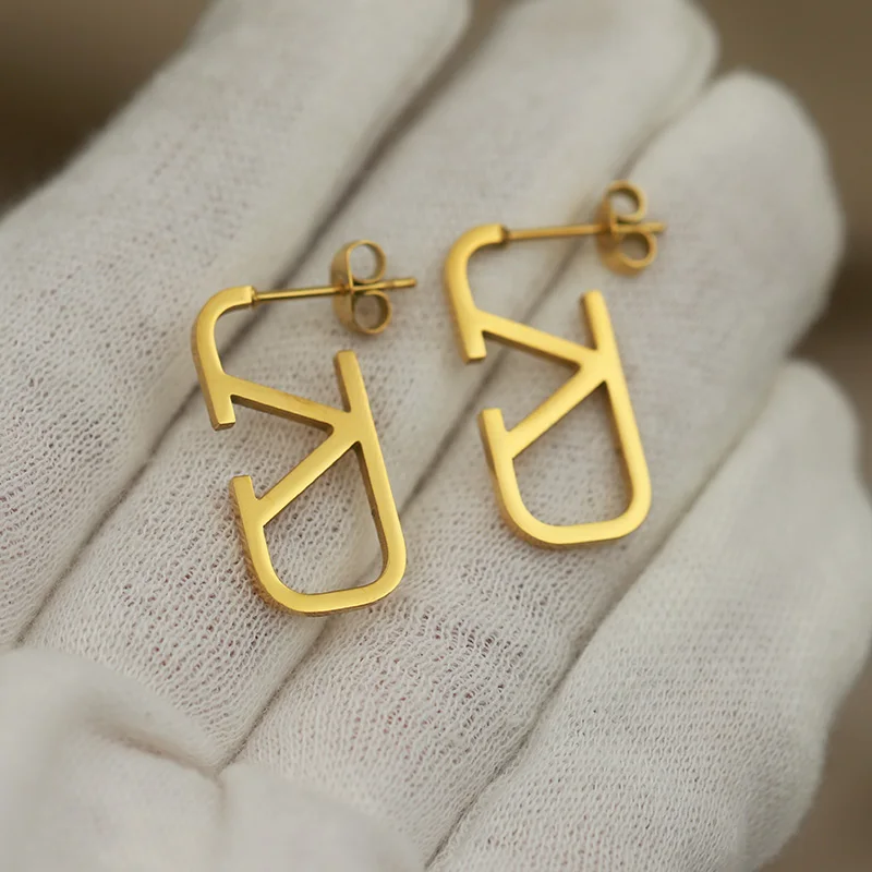 316L الفولاذ المقاوم للصدأ الكلاسيكية المعادن رسالة الخامس وأقراط للنساء أزياء العلامة التجارية مجوهرات الأقراط الجوف الملحقات #1