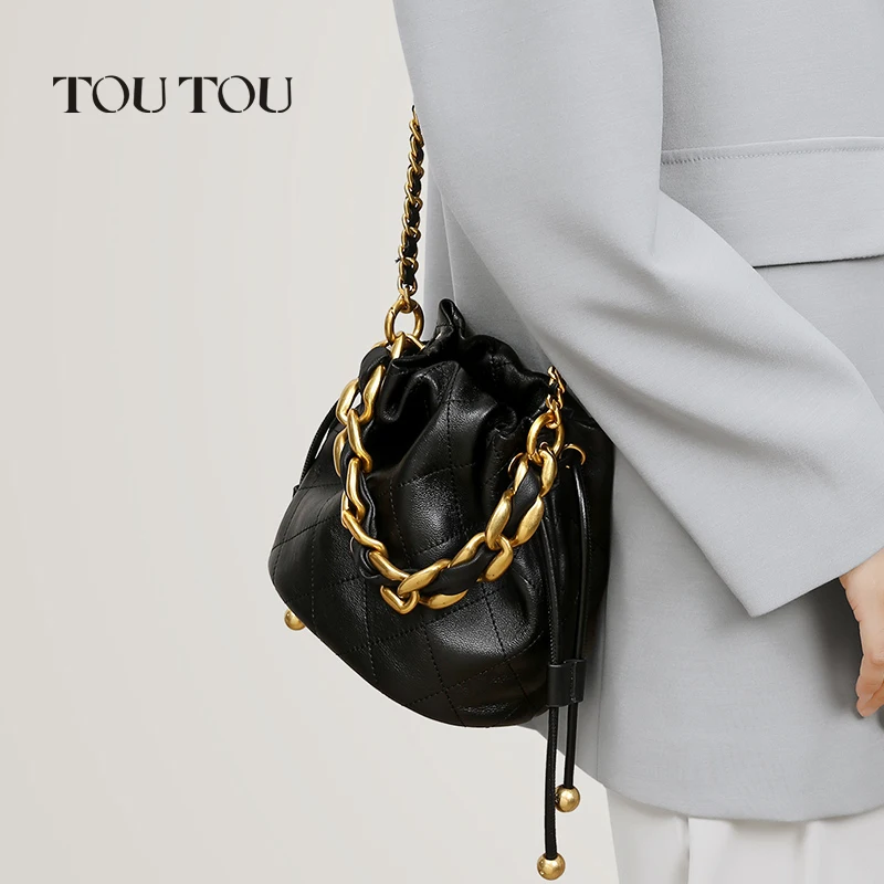 TOUTOU Genuine Leather Quilted Drawstring Bucket Bag for Women with Chain Strap Crossbody Handbag for Daily Use and Commuting