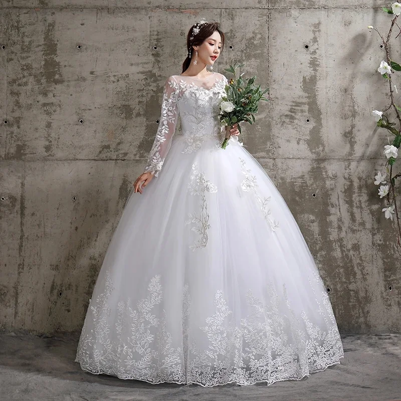 

"Huarui" Dreamy Wedding Gown: An Elegant, Long-Sleeve, Lace-Up Gown Featuring a Full, Voluminous Skirt—Customization Available.