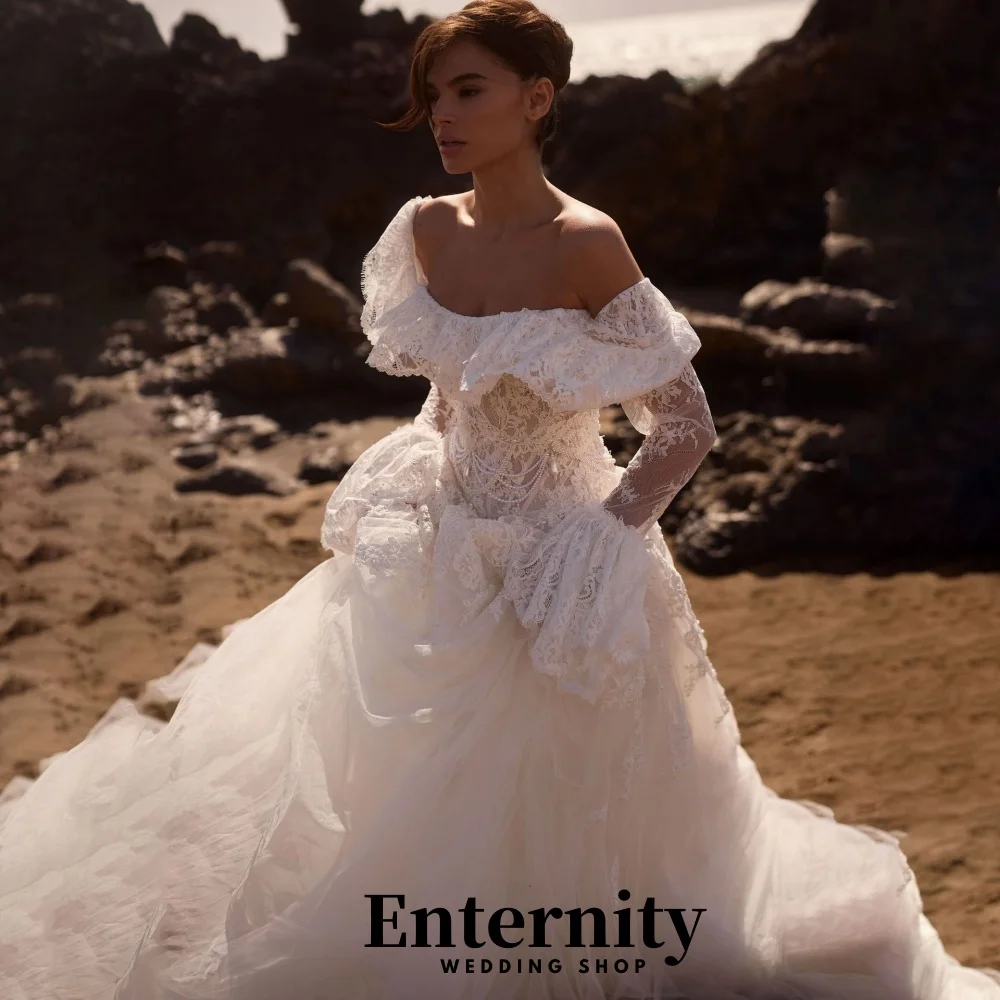 맞춤형 꽃 아플리케 웨딩 드레스 우아한 V넥 민소매 여성용 매력적인 튤 신부 드레스 베스티도스 데 노비아