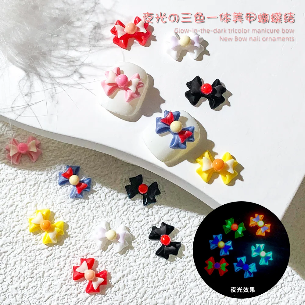 50 pçs luminoso bonito coração laço prego encantos resina 3d brilho no escuro bowknot decoração da arte do prego 9.5x12.5cm kawaii arco amor peças de unhas