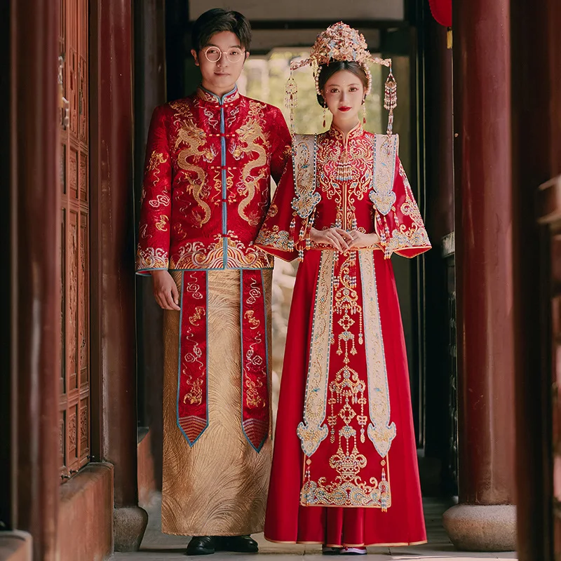 

Gorgeous Golden Red XiuHe Suit Traditional Chinese Style Women Wedding Dress Beading Rhinestone Long Sleeves Bride Set