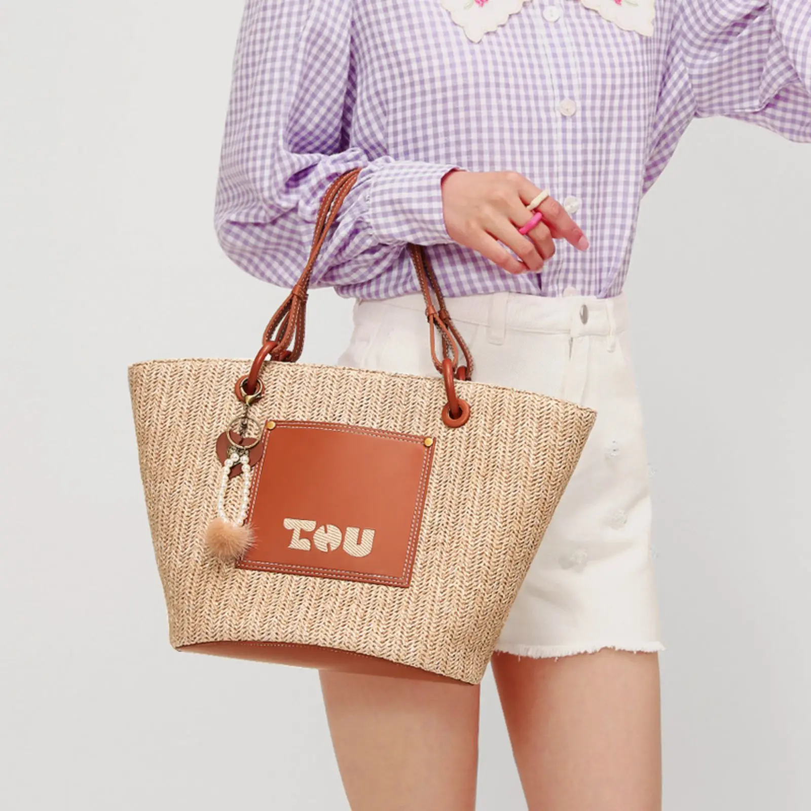 

TOUTOU New Original Medium Straw Bag Large Capacity Woven Bag Summer Beach Vacation Vegetable Tote Bag with Love Pendant