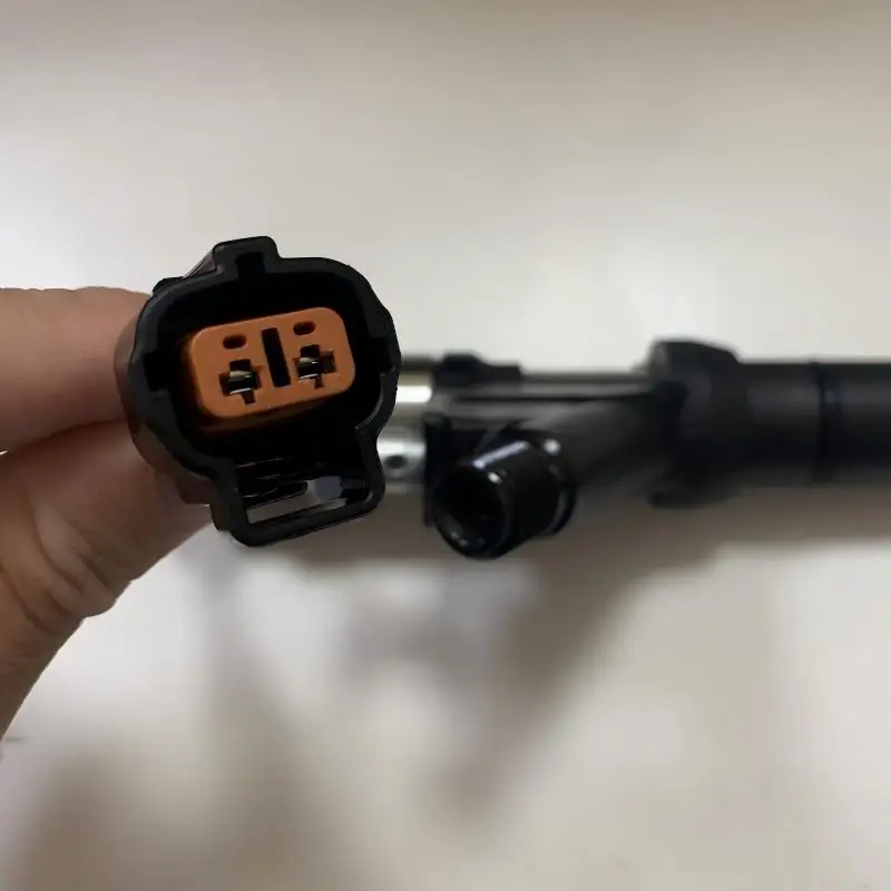 095000-5972 095000-5971 Remanufactured fuel injector assembly for Hino E13C truck engine parts