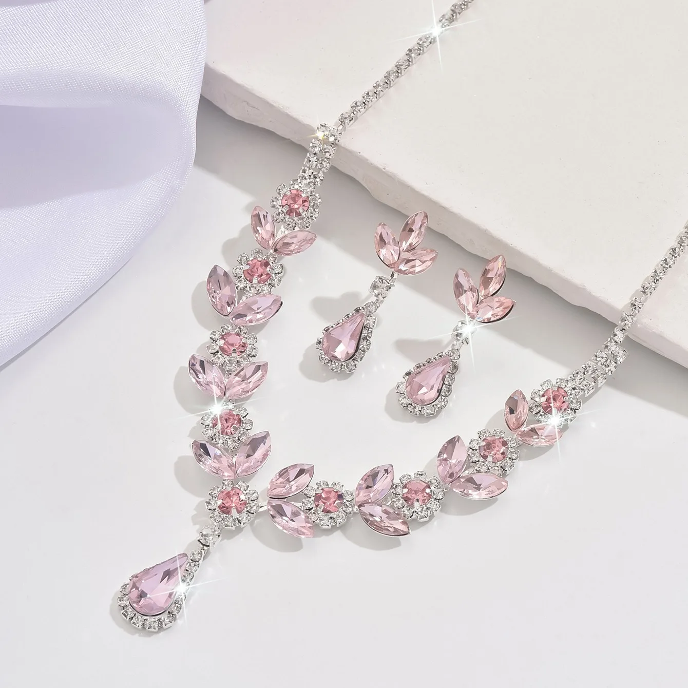 Black White Crystal Jewelry Set Women Wedding Party Necklace Earrings Set Fashion Rhinestone Leaf Teardrop Pendant Bridal Access