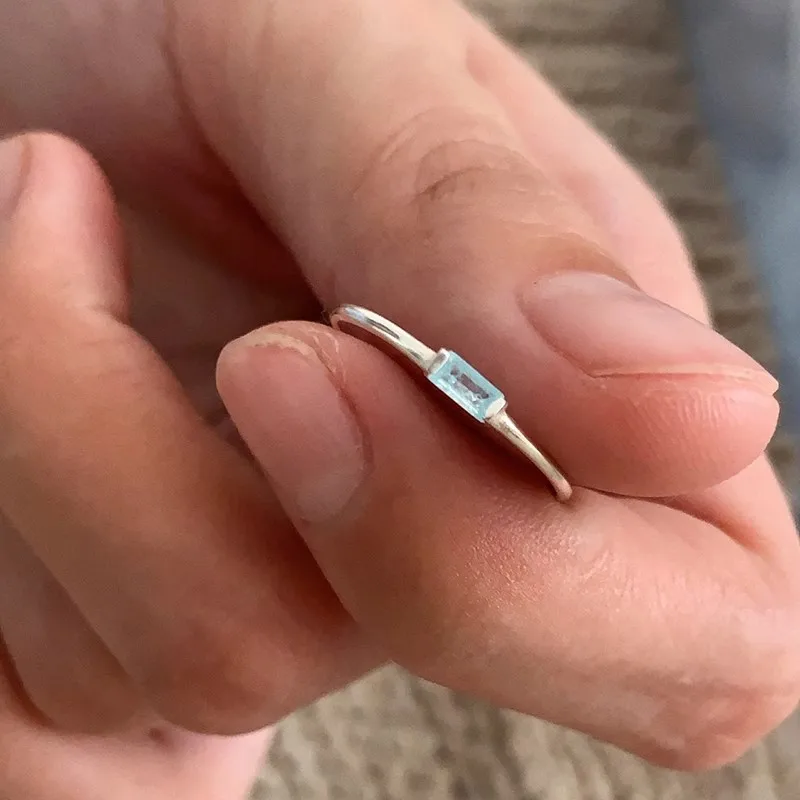 Minimalist style ice sea blue crystal small square diamond fine circle  rings for women design fresh ring party jewelry gift