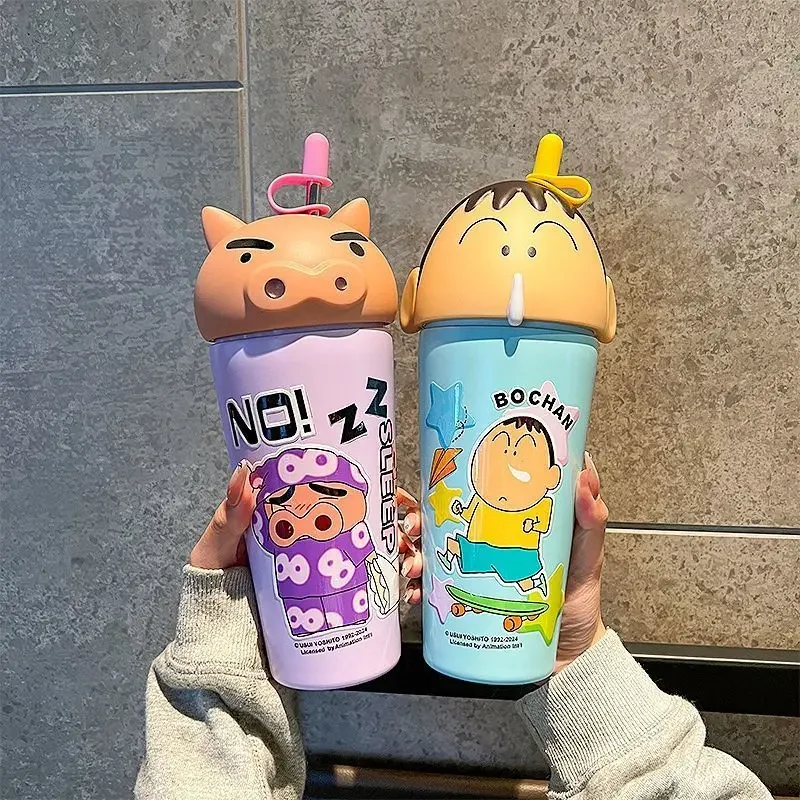 Crayon Shin-Chan 600ml ถ้วยขนาดใหญ่น่ารักการ์ตูนถ้วยน้ําแข็ง 304 สแตนเลสเด็กถ้วยฟาง Kawaii ของขวัญ