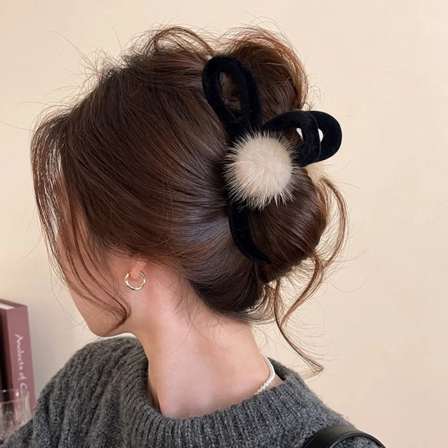 Velvet Hair Ball Grabber Large Shark Clips Hairpin Women's French Elegant Hairpin Korean Hair Accessories Female Headwear Gifts