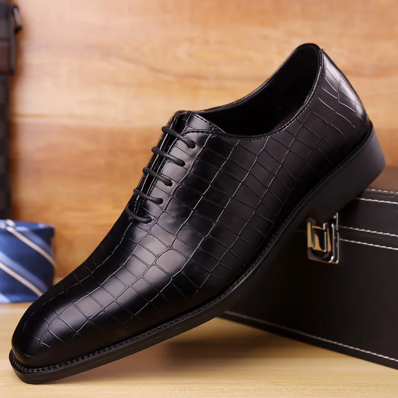 Luxury Mens Leather Shoes Retro Carved Lace-up Brogue Oxford Wedding Men Dress Shoes Male Formal Business Gentleman Office Shoes