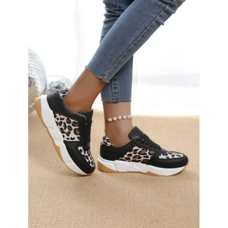 Zapatillas de deporte con estampado de leopardo para mujer, zapatos informales a la moda, cómodos para correr, tenis de otoño, novedad