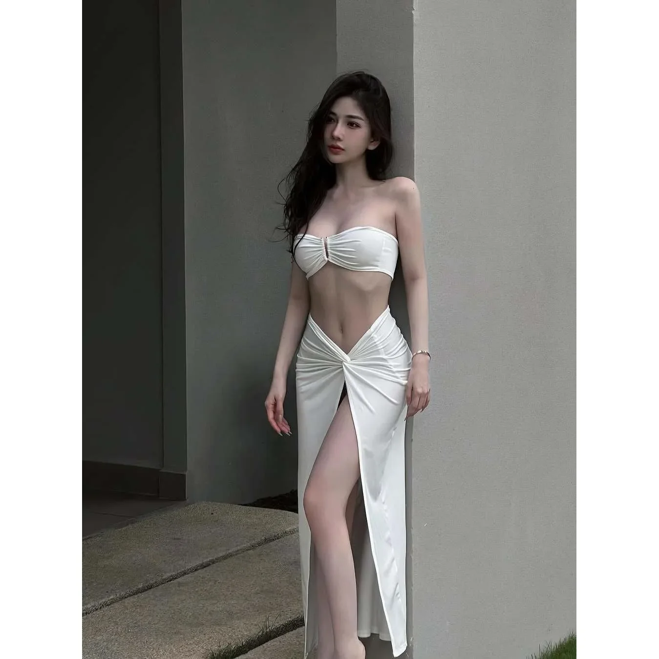 

Sexy Low Cut Bikini Top with Long Skirt Separate Swimsuit for Beach Vacation Island Thermal Springs Trendy Girl Ensemble