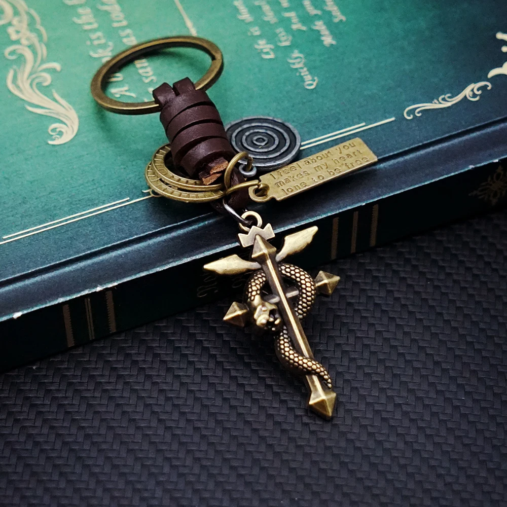 Fullmetal الخيميائي المفاتيح إدوارد الجلود قلادة كيرينغ سلاسل المفاتيح للرجال أنيمي الأجهزة الطرفية اكسسوارات حلقة رئيسية llaveros