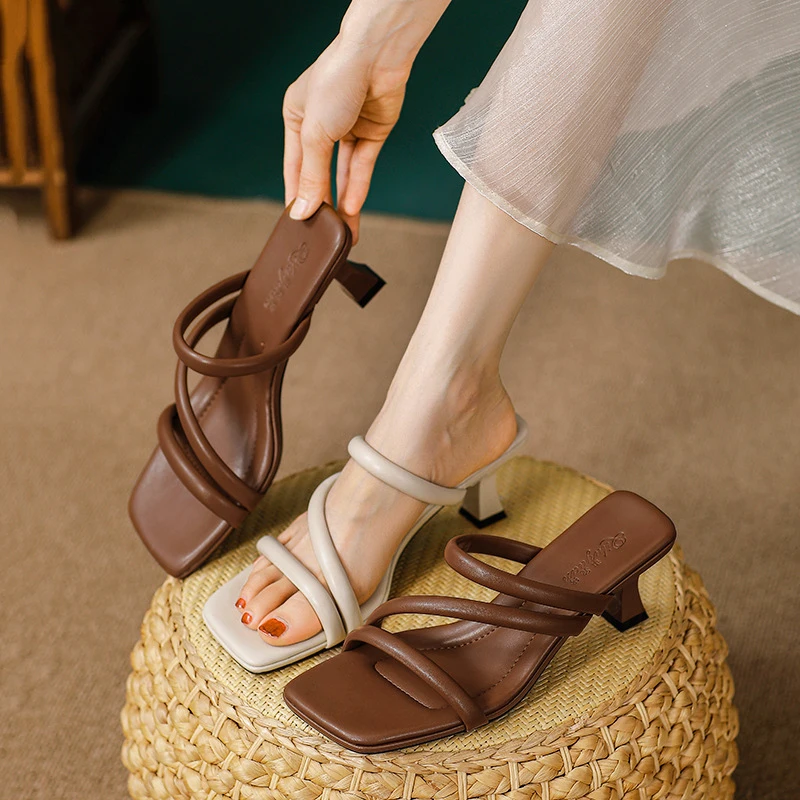 

French-style women's fashion slippers for outdoor wear, 2025 new summer model, square-toed, thin-heeled, high-heeled, one-strap