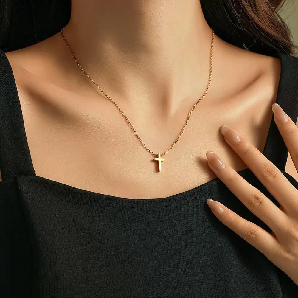 Minimalist Fashion Commuter Cross Shape Stainless Steel 18K Gold Plated Unisex Pendant Necklace Cross Border Jewelry