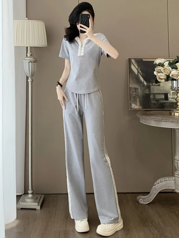 

Корейский стиль: повседневный спортивный костюм для женщин, летний модный комплект с эффектом омоложения, утягивающий топ с коротким рукавом и широкие брюки, комплект из двух предметов