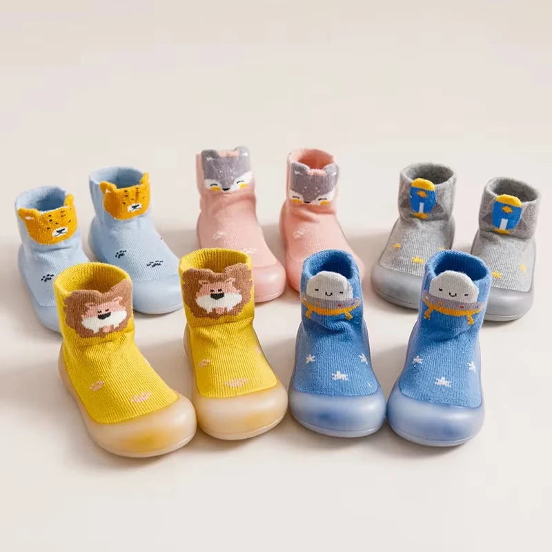 Calcetines transpirables de fondo suave para bebé, zapatos para niños de 1 a 3 años, bonitos calcetines a media pantorrilla con dibujos animados para primavera y otoño