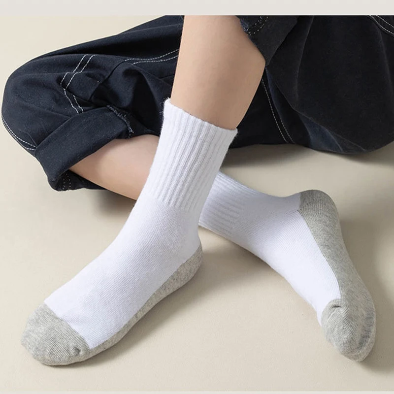 10 أزواج من القطن الخالص للأطفال الأولاد والبنات جورب للأطفال الصغار جوارب رياضية لطلاب المدارس لربيع الخريف جورب أنبوبي متوسط الموضة الناعمة