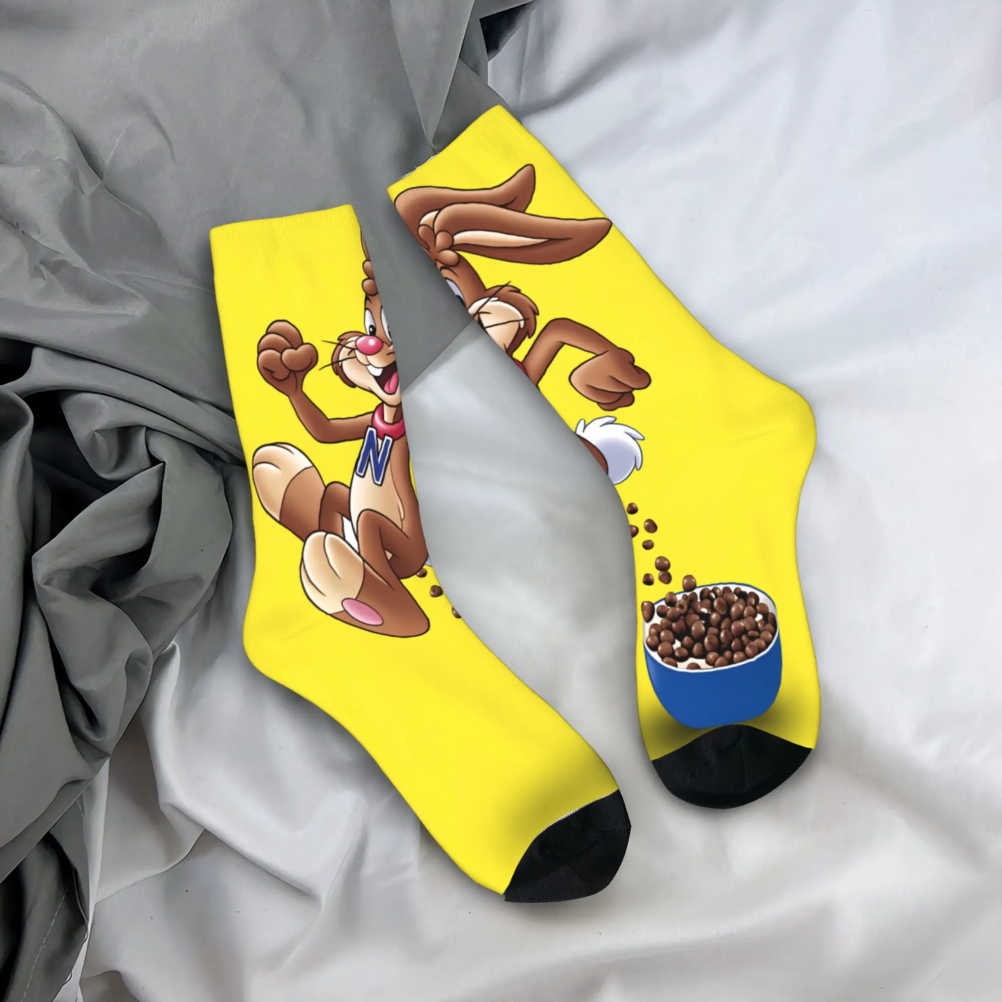Calcetines Nesquik Chocolate Milk Rabbit, medias Kawaii para hombre, calcetines transpirables para correr, calcetines antideslizantes con estampado de primavera