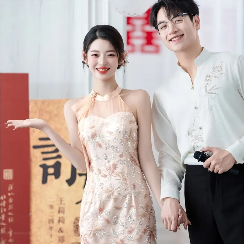 

A new orange dress for person to go out toasting wedding