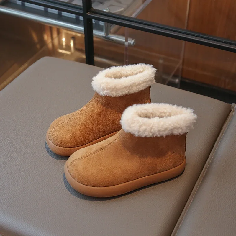 

2025 Winter New Charm Simple and Versatile Princess Snow Boots, Girls' Suede Winter Shoes Girls' Velvet Flat Shoes