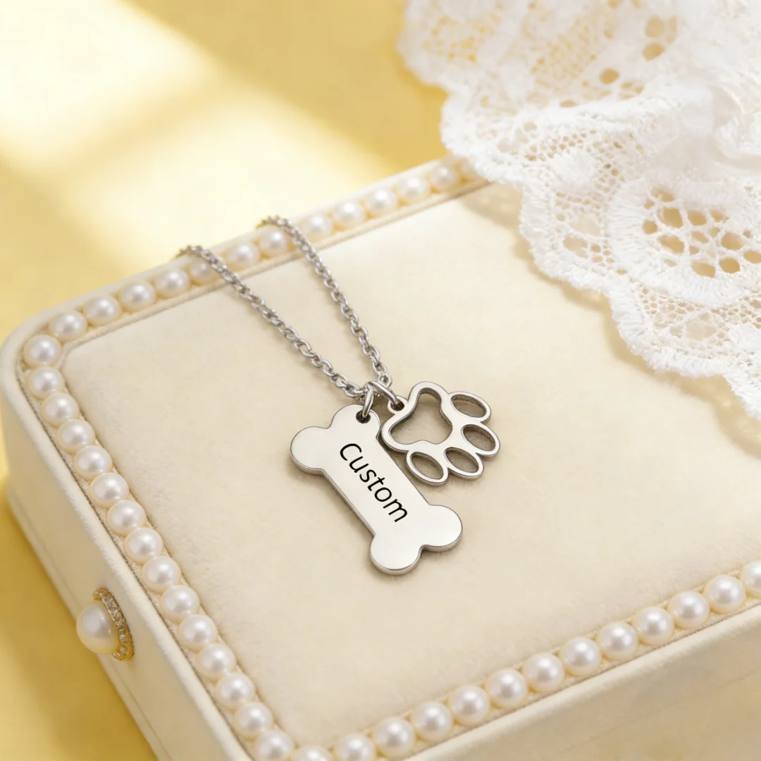 Customized pet name text hollow claw print bone pendant necklace made of stainless steel, personalized gift for pet lovers
