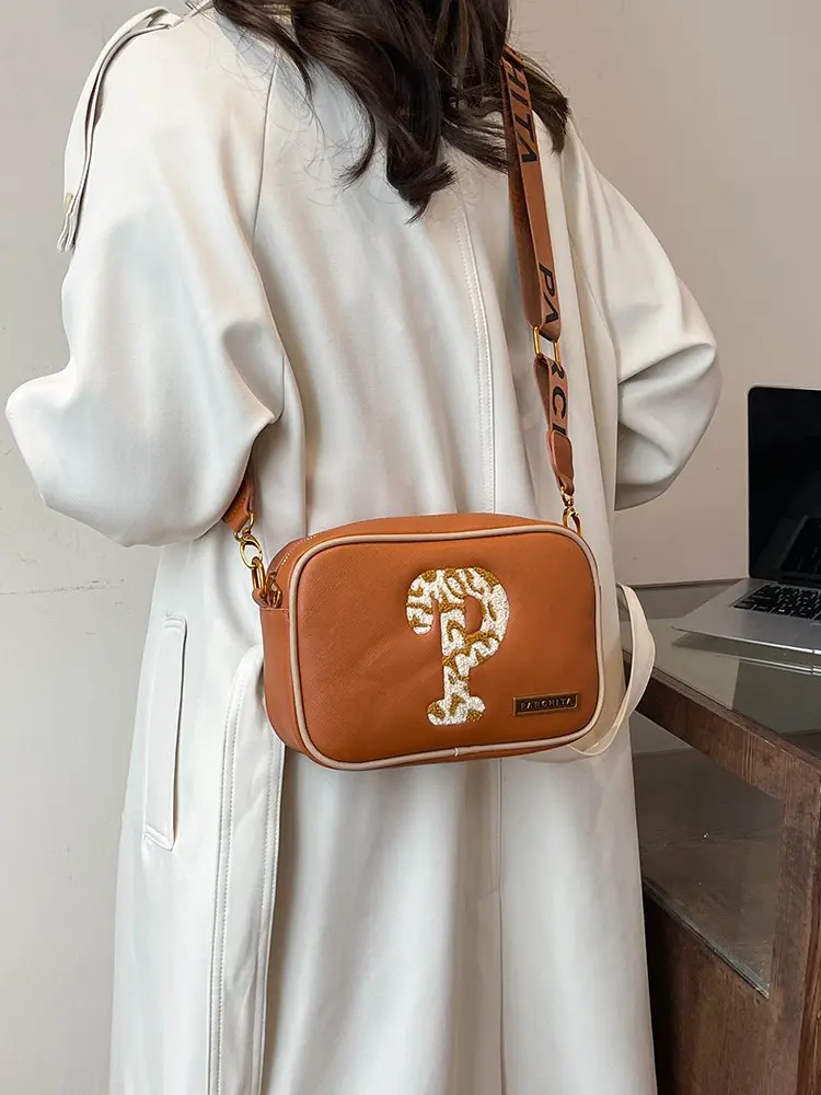 

Elegant Leather Shoulder Bag Women's Office Bag For Business Meetings​