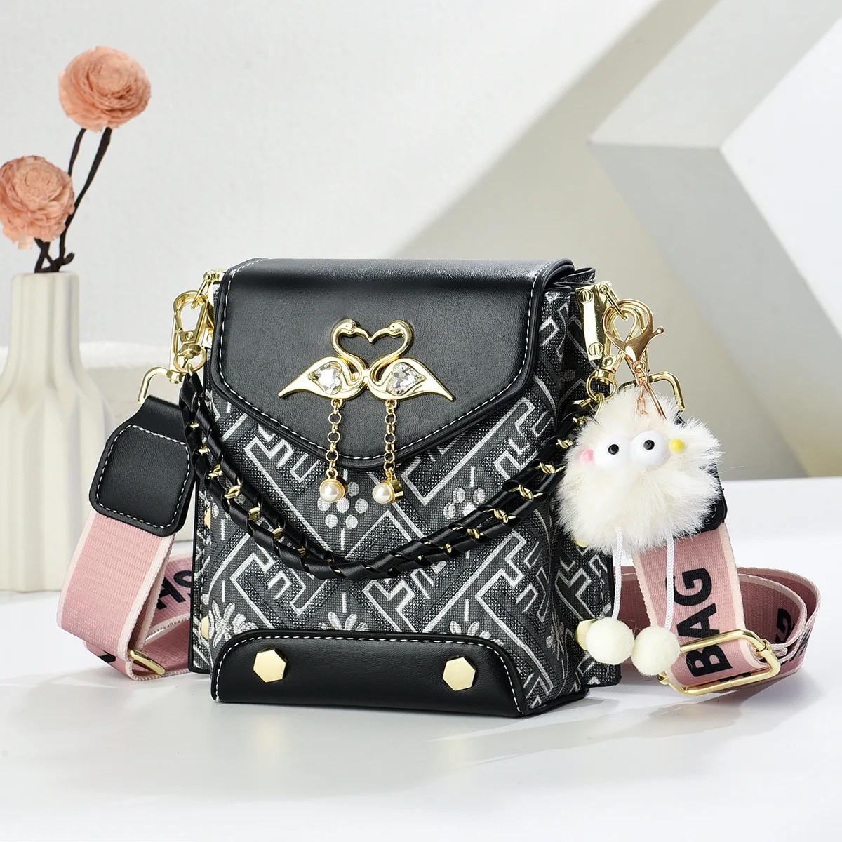 

2025 New Fashion Phone Crossbody Bags For Women Luxury Shoulder Simple Mini Women's Bag with Fur Cartoon