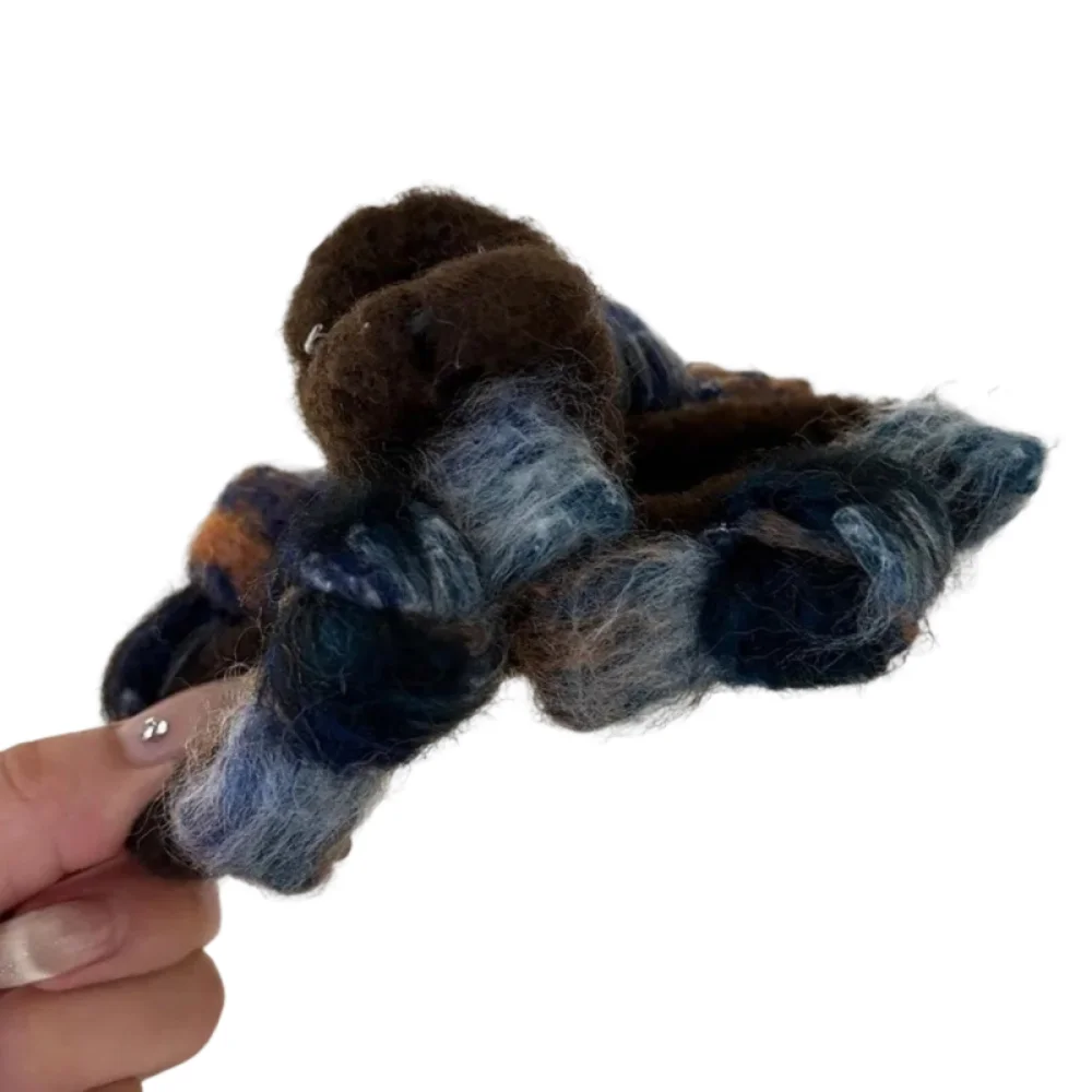 

Sweet Fabric Bowknot Hair Claws Elegant Creative Lady Shark Clip Headdress Fashion Women Hair Clips for Women Updo