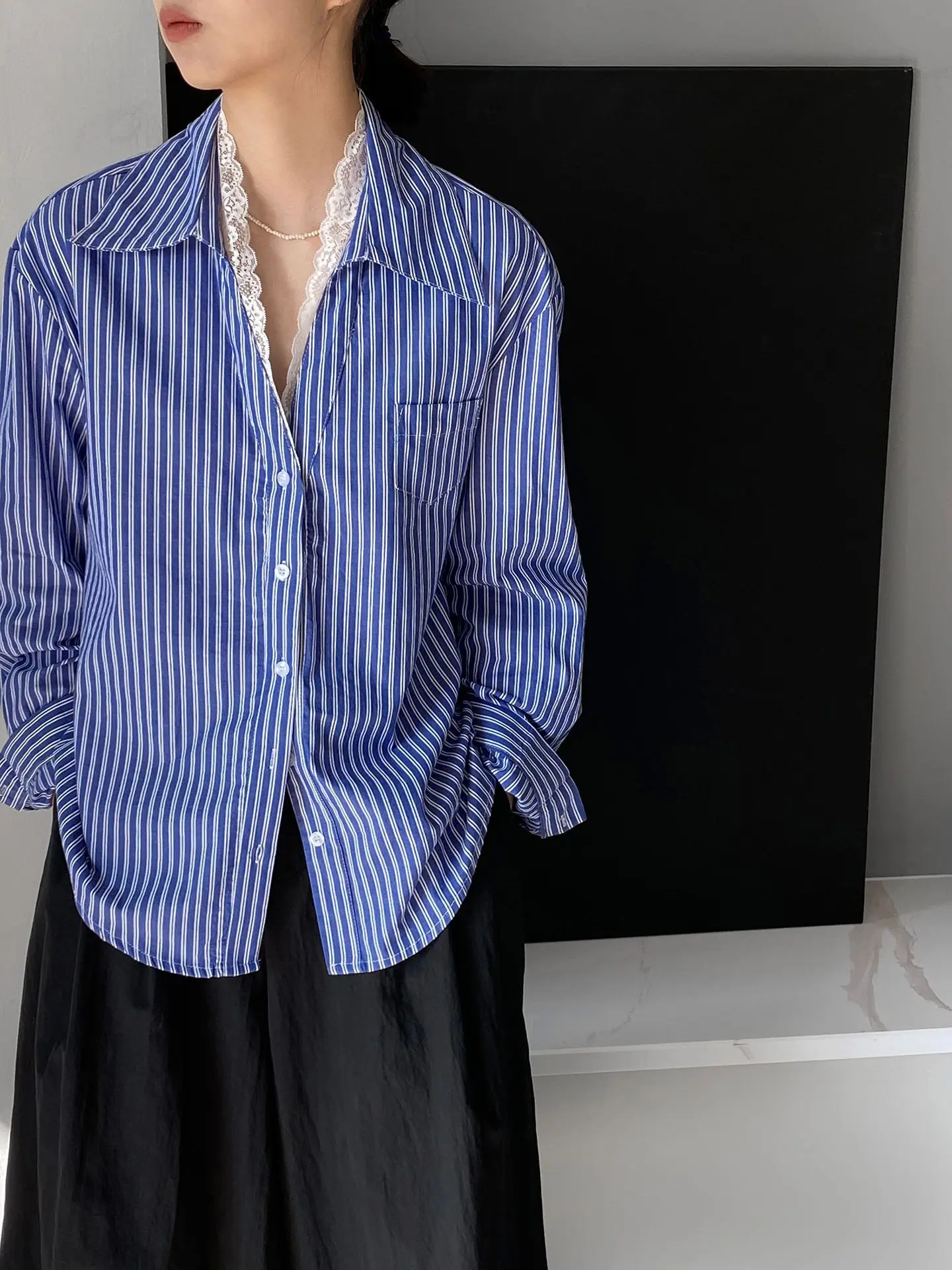 Chemise à rayures bleues et blanches en dentelle française pour femmes, haut Chic de Style coréen, printemps