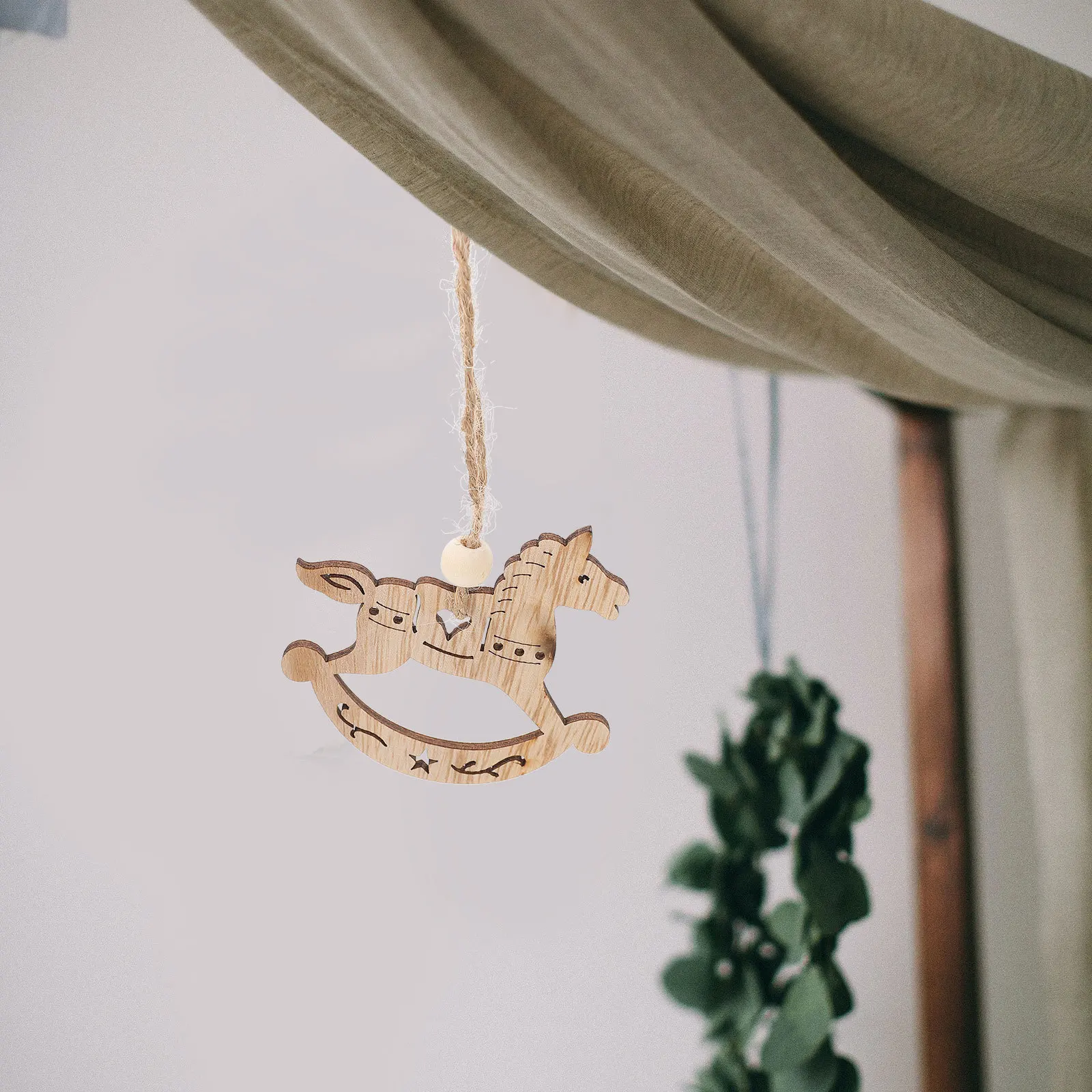 

6Pcs Christmas Wooden Rocking Horse Pendants European Hollow Xmas Tree Hanging Decor Creative Xmas Ornaments Wooden Pendants