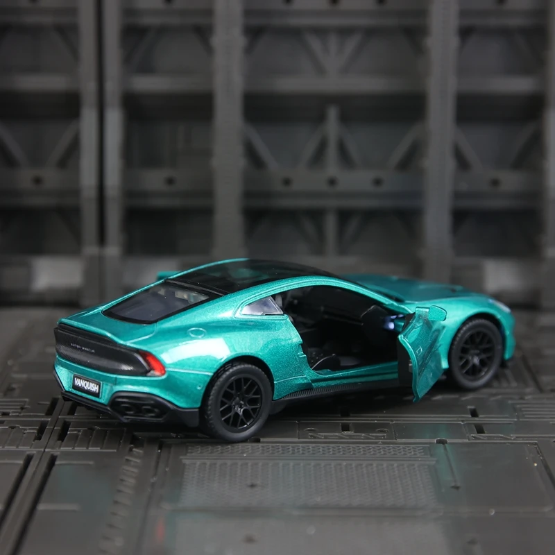 

1:34 моделирование модели автомобиля Aston Martin Vanquish 2025 из сплава, двери могут открыть, звуковой и световой возврат мощности спортивного автомобиля с богатыми деталями