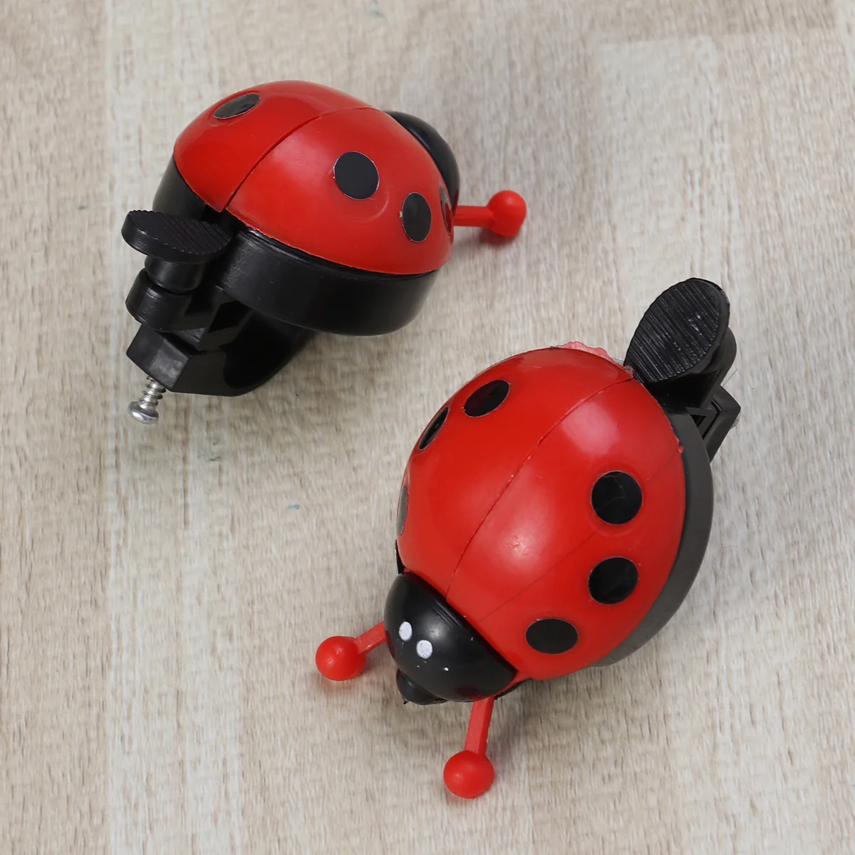 

2Pcs Kids Bicycle Bell with Stylish Beetle Pattern Loud Clear Ring Tone Safety Horn for Children's Bikes Easy Fit Handlebar Red
