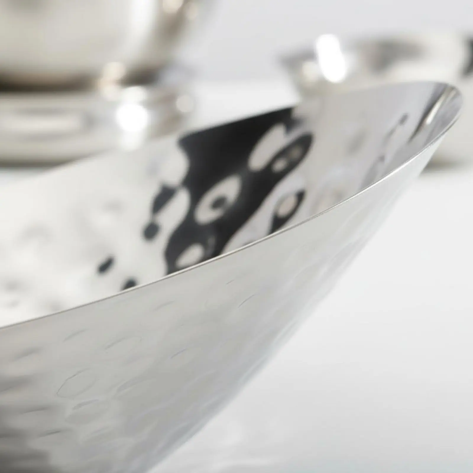 

Slanted Fruit Bowl Elegant Design Stainless Steel Fruit Bowl Tableware Shiny Finish Large Capacity for Restaurant