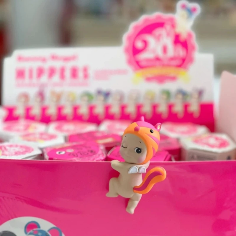 Sonni Angel 20. rocznica edycja limitowana Hippers patrząc do tyłu seria pudełko z niespodzianką Mini urocza lalka Model ozdoby prezent dla dzieci