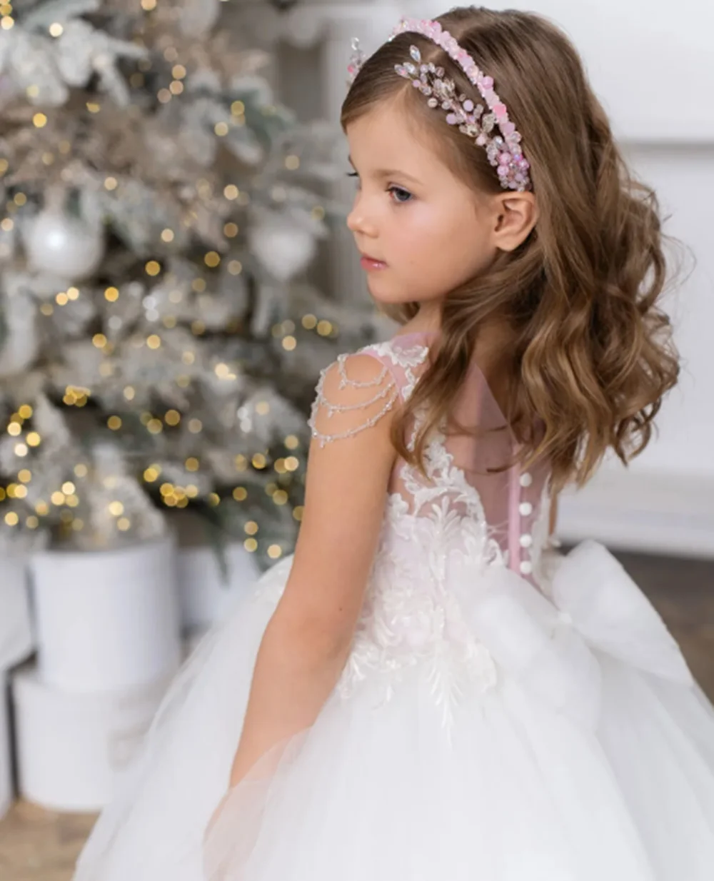 

Customized White Flower Girl Dresses For Wedding Appliques Beaded Tulle Elegant Little Girl Birthday Party Formal Events Gown