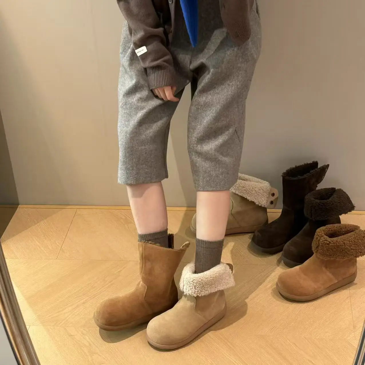 

Женские зимние ботинки Haken на толстой подошве зимы, новый стиль 2025 года, с добавлением флиса и толстыми высокими хлопчатобумажными ботинками.