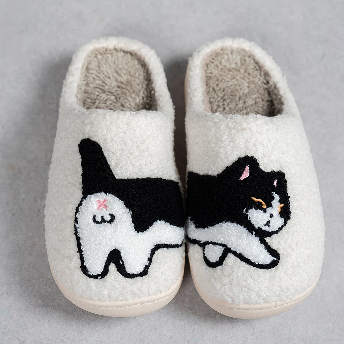 Women's Cute Cat Interesting Plush Slippers Cartoon Couples Winter Indoor Girl's Warm Bedroom Soft Sole Causal Comfy Home Shoes