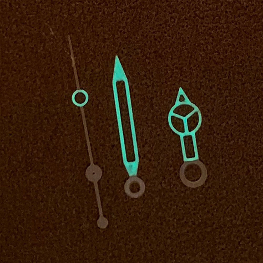 ساعة يد معدلة جديدة بإبرة مضيئة باللون الأخضر ملحقات ساعة مجوفة بيضاء للحركة الميكانيكية NH35/NH36