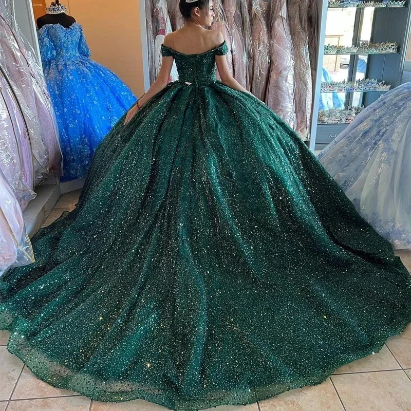 Abito da ballo con Glitter verde smeraldo abiti da Quinceanera con spalle scoperte dolce 16 abiti da festa di compleanno principessa Vestido De 15 Anos