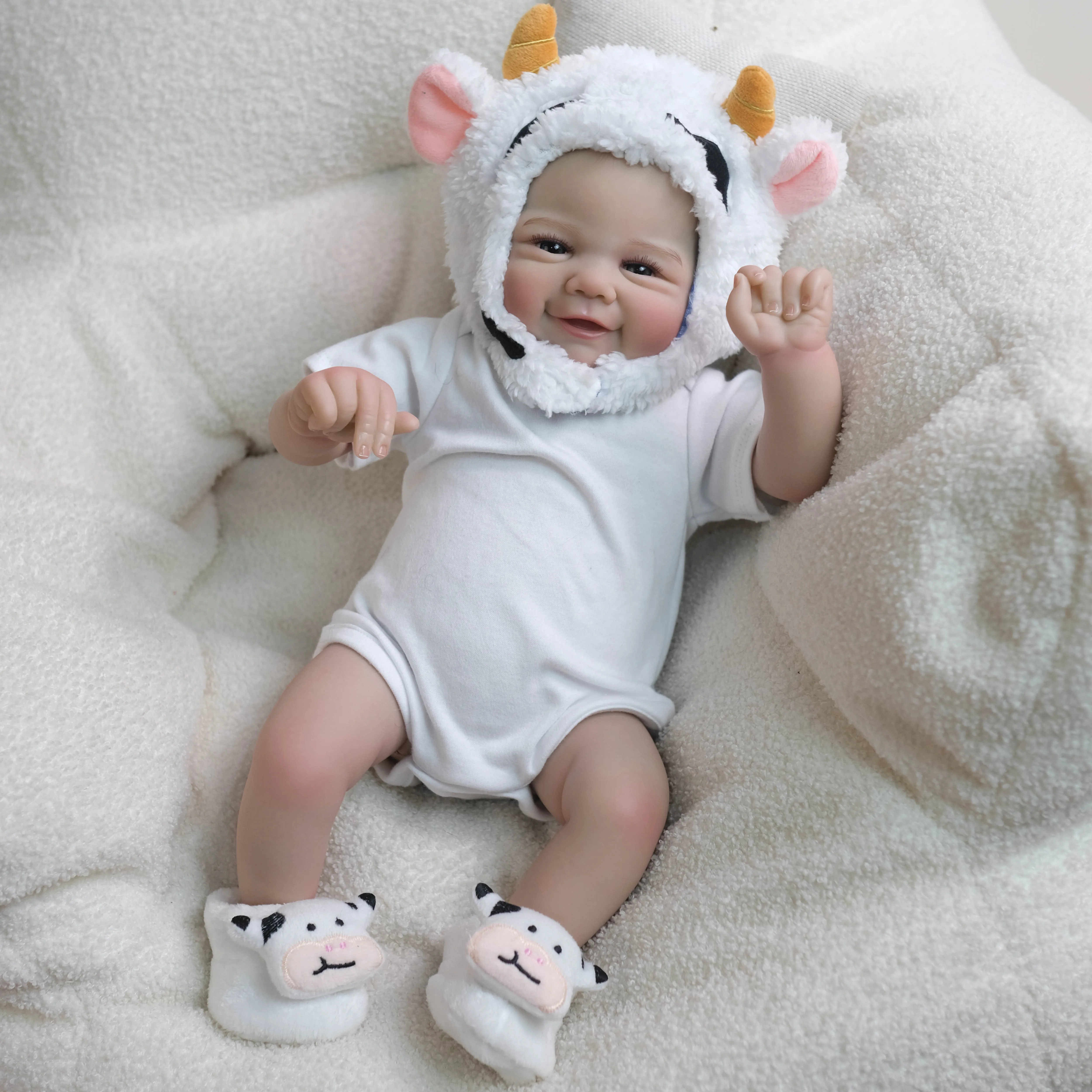 19 inch Vivienne/Lachend Zachte Doek Lichaam Levensechte Reborn Babypop Meerdere Lagen Schilderen 3D Huid met Handgeschilderd Haar