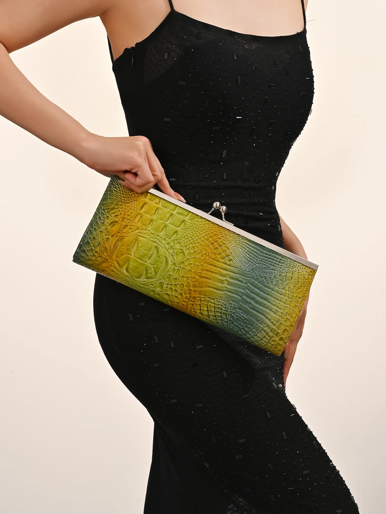 

1 шт. женская разноцветная квадратная мини-сумка Sachi с градиентом, изысканная квадратная уличная сумка, идеально подходящая для повседневной сумки