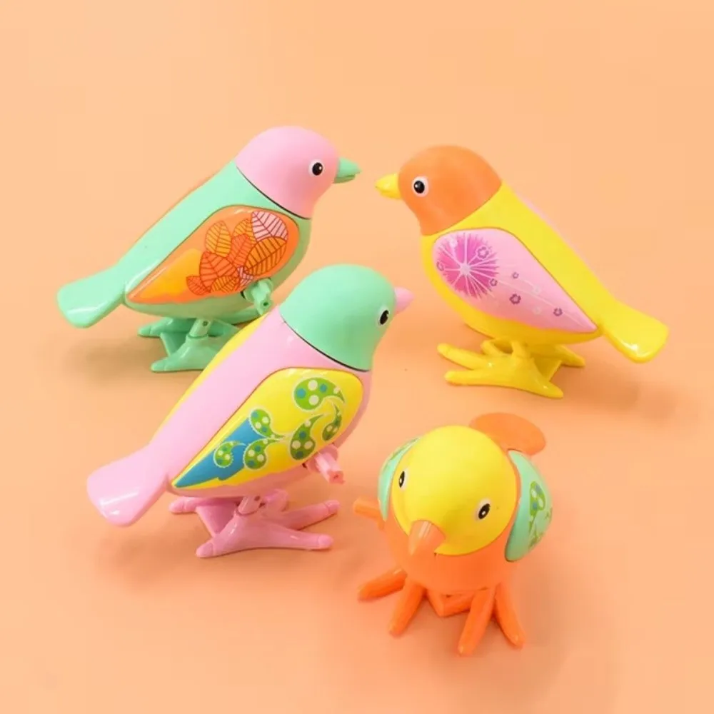 1 st Grappige Kleur Willekeurige Uurwerk Vogel Speelgoed Kronkelende Mechanisme Plastic Lente Aangedreven Ekster Speelgoed Cartoon Springen Vogel Speelgoed