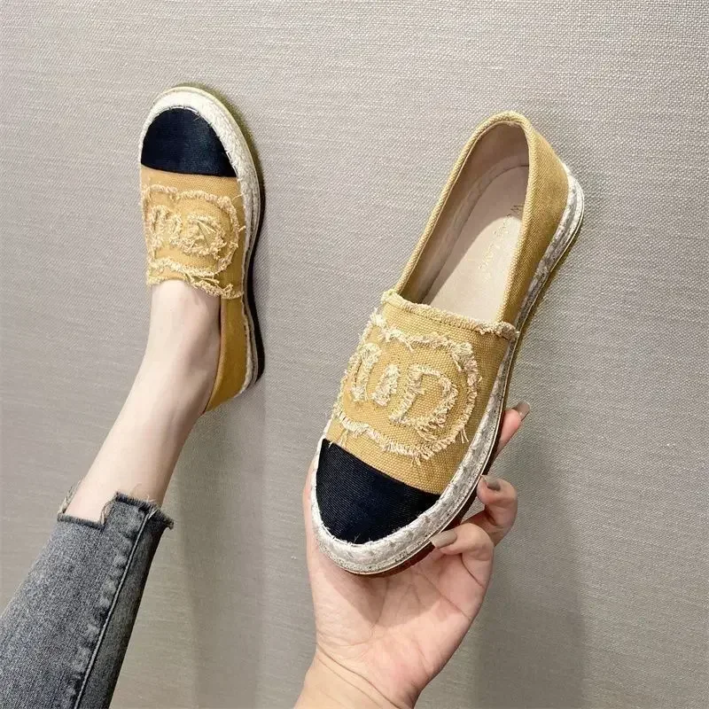 2024 New Thick Sole Slip-on Lazy Loafers Women's Shoes Small Fragrant Wind Flat Round Head Shallow Mouth Women's Fisherman Shoes